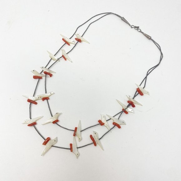 561 Vintage Zuni Carved Coral Mother of Pearl Two-strand Bird Fetish Necklace - Picture 3 of 7